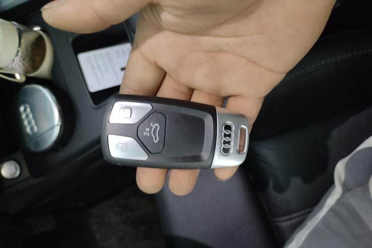 Used Audi A4L 2020 40 TFSI Fashion Dynamic Model Vehicle Key