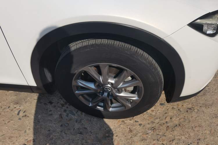 Used Mazda CX-4 2018 2.0L Automatic Two-Wheel Drive Blue Sky Premium Upgrade Version China V Standard
