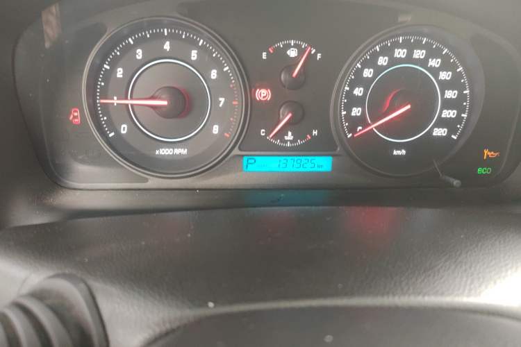 Used Chevrolet Captiva 2013 2.4L Two-Wheel Drive City Edition 7-Seater Odometer Close Up