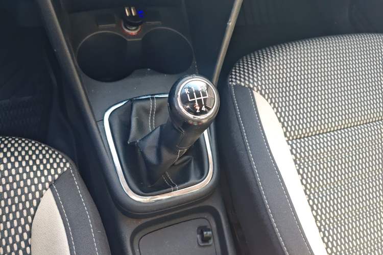 Used Volkswagen Polo 2012 1.6L Cross Polo MT Gear Lever
