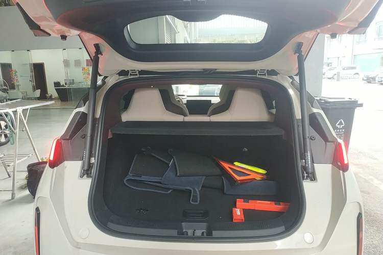 Used Zeekr X 2025 Four-Seater Rear-Drive Cube Version Trunk