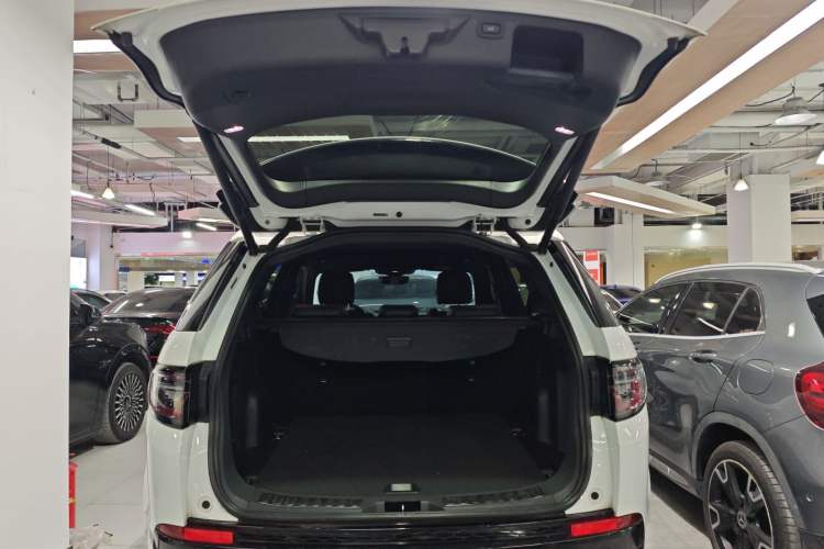 Used Land Rover Discovery Sport 2022 Restyled 249 PS R-Dynamic SE Performance Tech Edition 5 Seats
