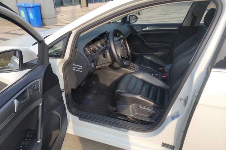 Used Volkswagen Golf 2016 230TSI Automatic Luxury Version