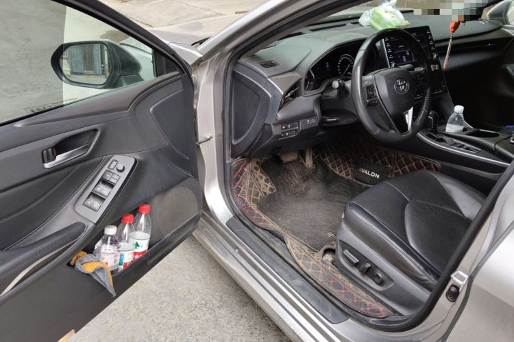 Used Toyota Avalon 2019 Dual-Engine 2.5L Luxury Edition China VI Standard
