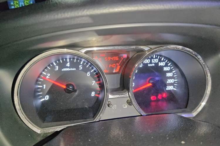 Used Nissan Livina 2013 1.6XE Manual Comfort Edition Odometer Close Up