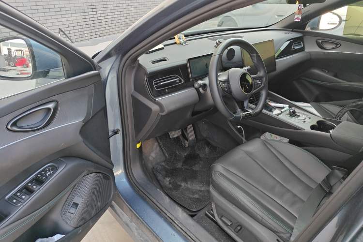 Used BYD Seal 06 New Energy 2024 DM-i 80KM Prestige Model Driver Seat