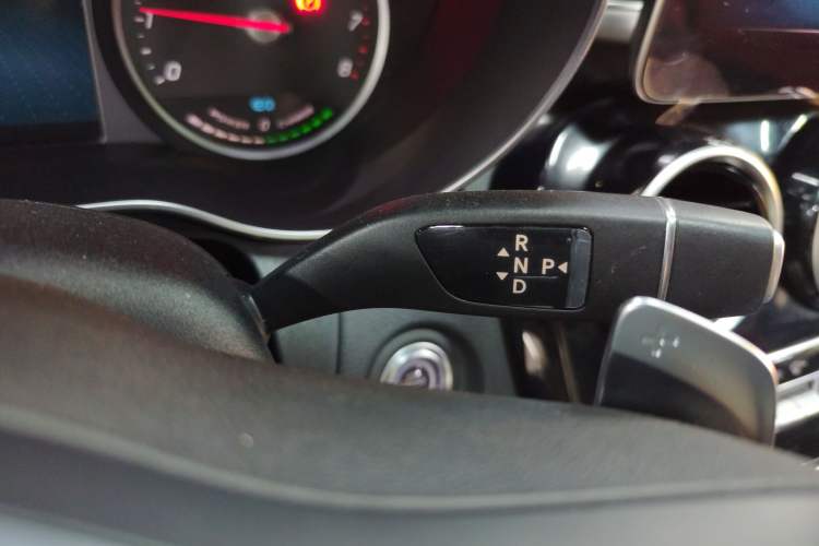 Used Mercedes-Benz C-Class 2019 C 260 Sport Edition Gear Lever