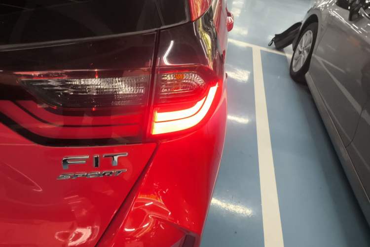 Used Honda Fit 2021 1.5L CVT Trendy Sports Edition Exterior 3