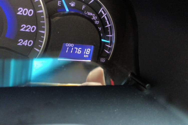 Used Toyota Camry 2016 2.0E 10th Anniversary Elite Edition
