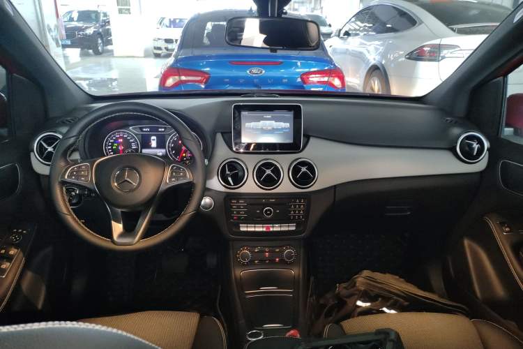 Used Mercedes-Benz B-Class 2015 B 200 Sport Edition Center Console