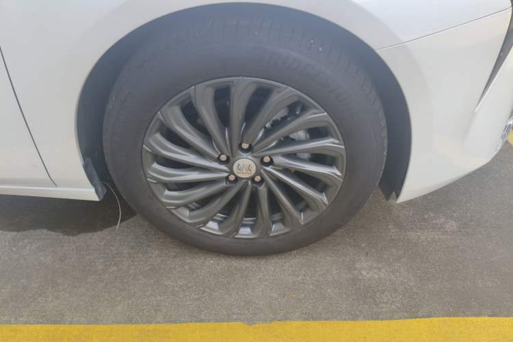 Used Buick LaCrosse 2025 28T Platinum Edition
