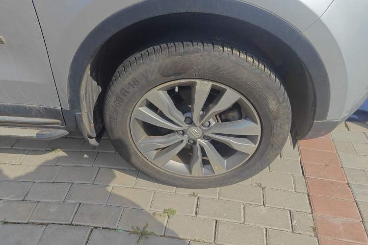 Used Geely Auto Emgrand X7 Sport 2016 1.8TD Automatic Smart Model Right Front Wheel Hub