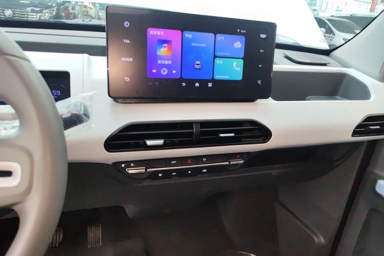 Used Geely Galaxy Panda 2024 Panda Mini 200km Endurance Bear
