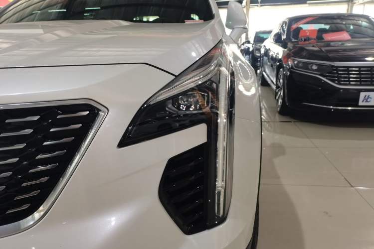 Used Cadillac XT4 2021 28T Two-Wheel Drive Leading Version
