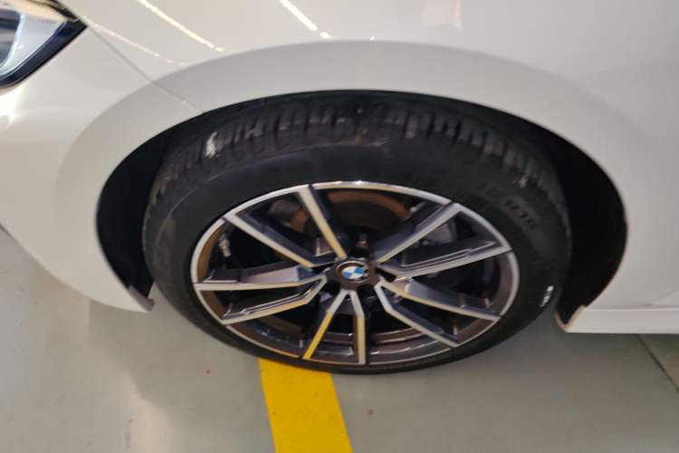 Used BMW 3 Series 2021 Facelifted 320Li M Sport Package Left Front Wheel Hub