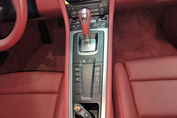 Used Porsche 718 2022 Cayman 2.0T
