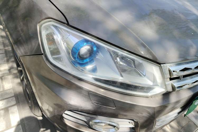 Used Zotye T600 2015 2.0T DCT Prestige Edition Right Front Headlight