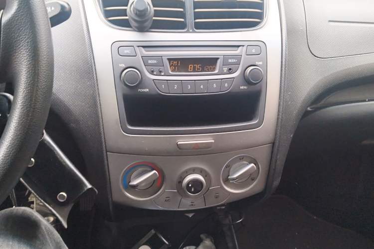 Used Chevrolet Sail 2013 Sedan 1.2L Manual Fashionable Happiness Edition
