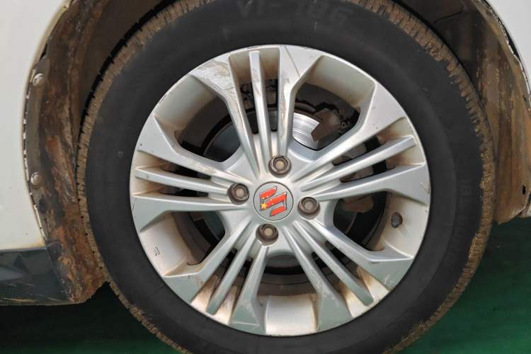 Used Suzuki Swift 2013 1.5L Automatic Standard Edition Right Front Wheel Hub