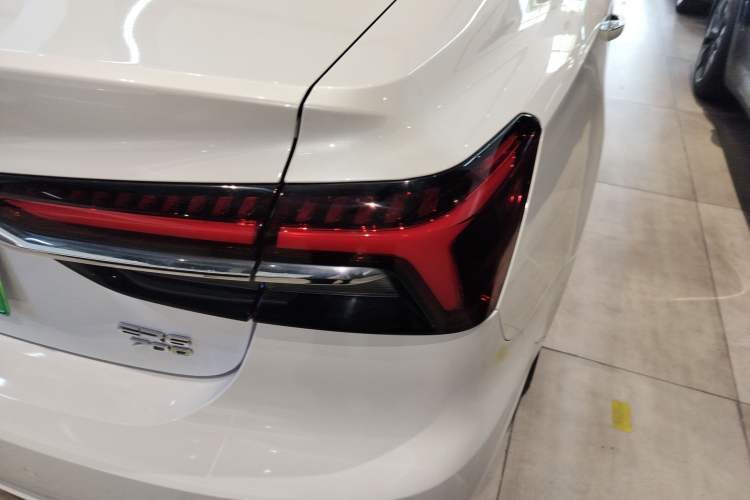 Used Rising ER6 2020 620 km Smart Edition
