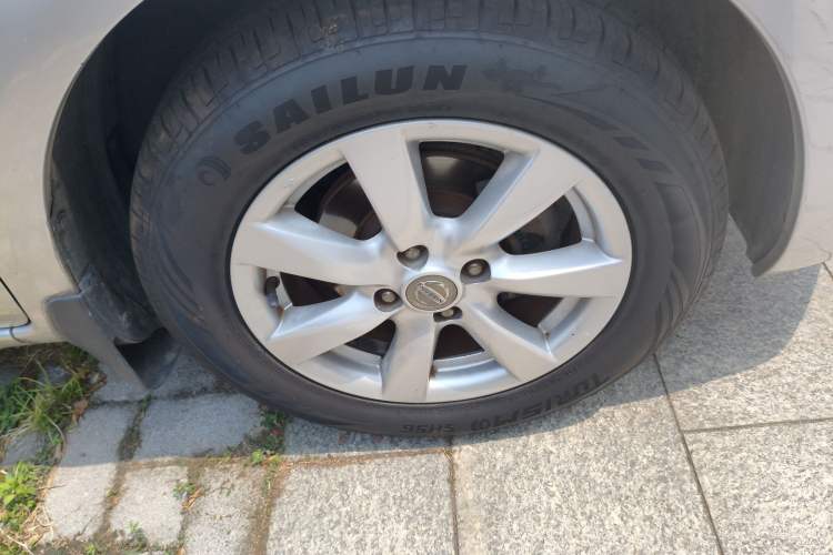 Used Nissan Sunny 2011 1.5XL CVT Luxury Edition Right Front Wheel Hub