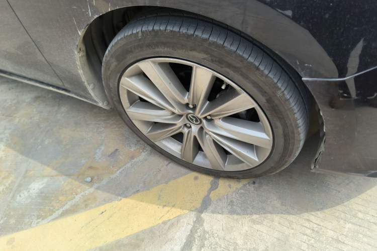 Used Mazda Atenza 2020 2.5L Skyline Sport Edition Right Front Wheel Hub