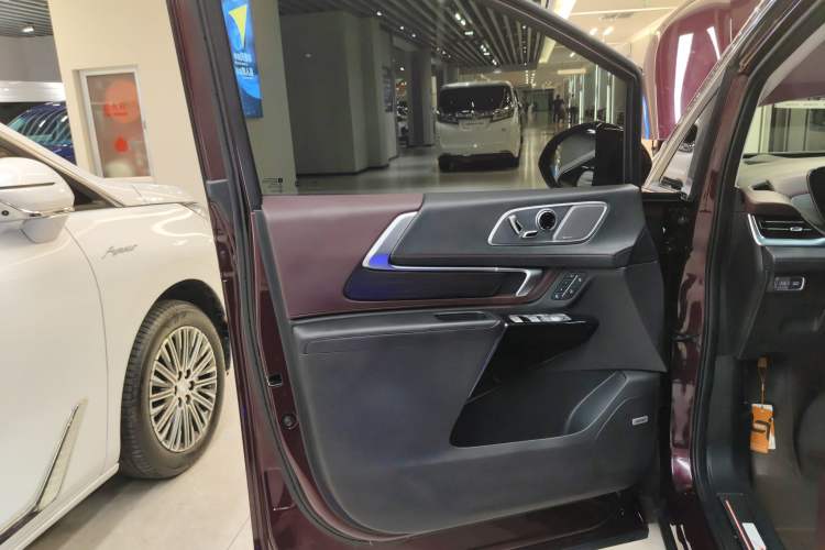 Used Buick Century 2023 2.0T Six-Seater Yinshi Edition
