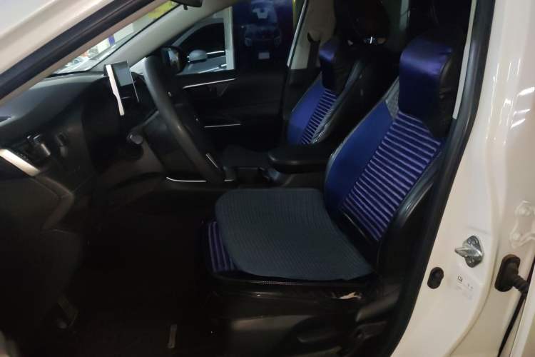 Used Toyota RAV4 2022 2.0L CVT Two-Wheel Drive Urban Edition Left Front Seat