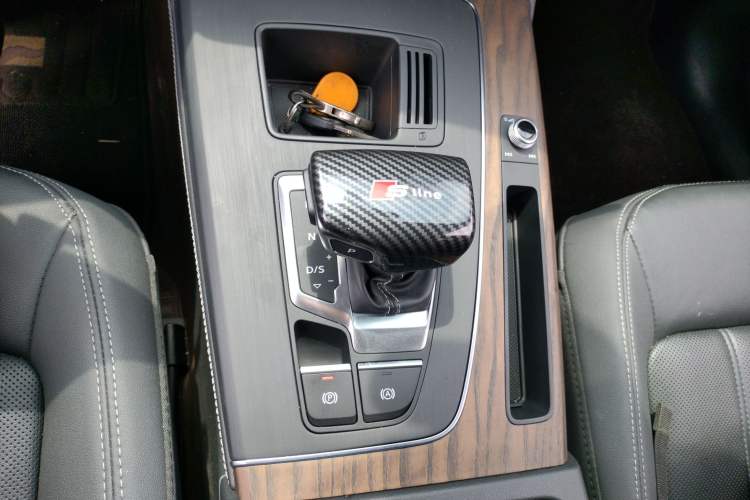 Used Audi Q5L 2022 40T Luxury Elegant Model
