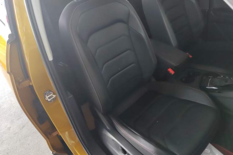 Used Volkswagen Tayron 2019 330TSI Two-Wheel-Drive Luxury Version China V Emission Standard