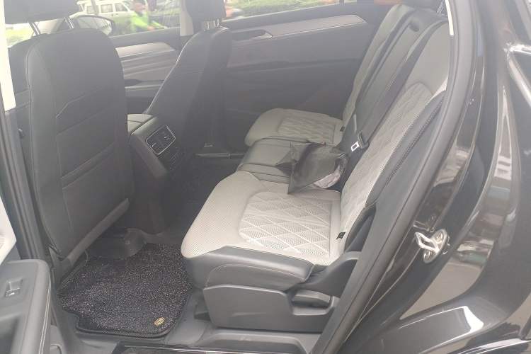 Used Volkswagen Tavendor 2023 380TSI Four-Wheel Drive R-Line Cruise Edition Left Rear Seat