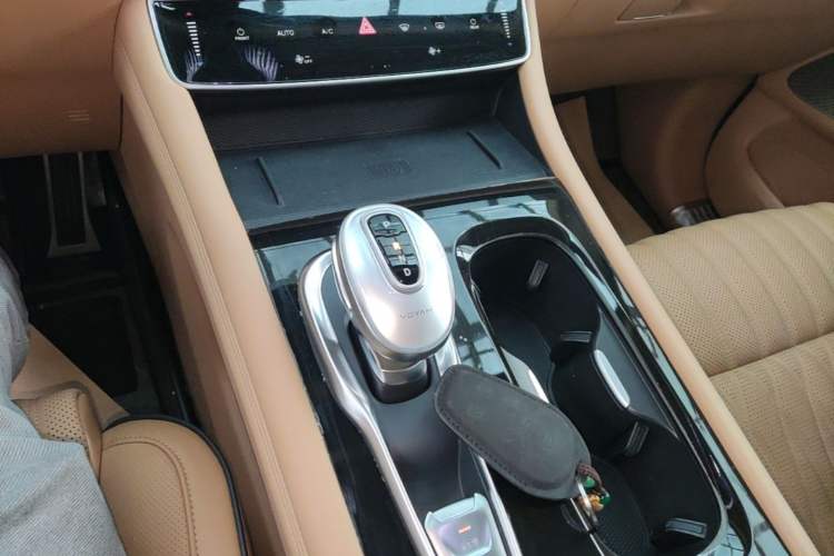 Used VOYAH Dream 2022 Low-Carbon Edition Dream+ Smart Enjoyment Package Gear Lever