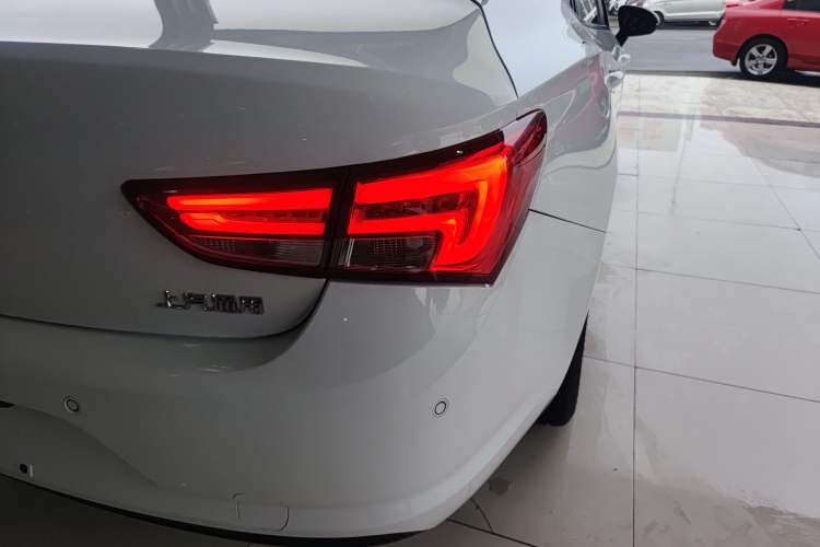 Used Buick Verano 2019 Sedan 15S Automatic Leading Model Right Rear Taillight