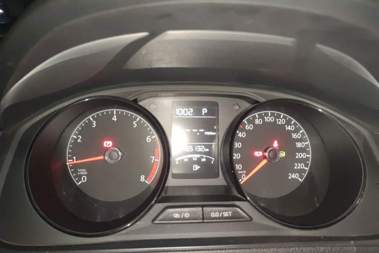 Used Volkswagen Lavida 2015 1.6L Automatic Fashion Edition Instrument Cluster