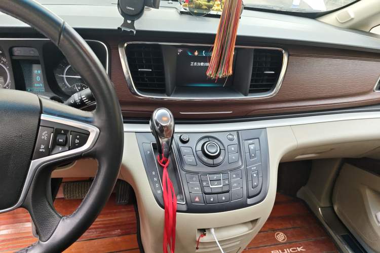 Used Buick GL8 2017 25S Luxury Version China V Standard Audio And AC Panel