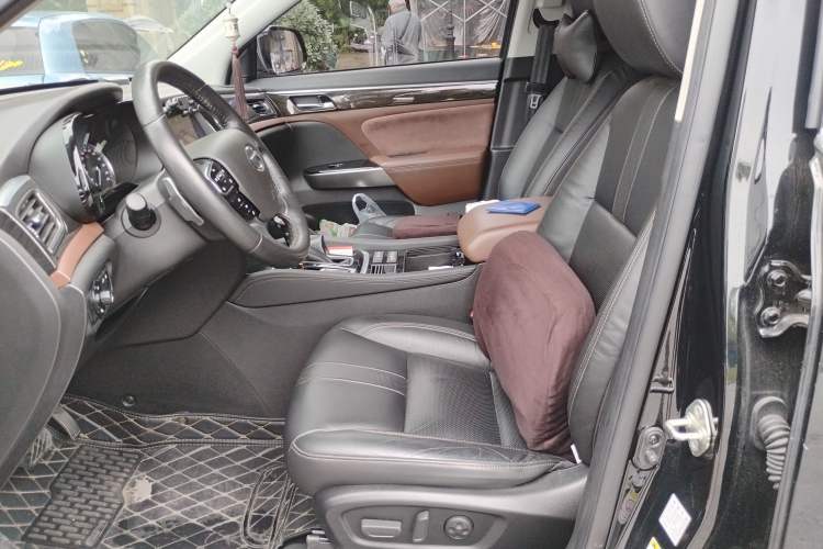 Used GAC Trumpchi GS8 2017 320T Two-Wheel Drive Luxury Smart Connectivity Version (7 Seats) Left Front Seat