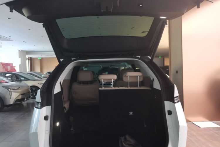 Used XPeng X9 2024 640 All-Wheel Drive High-Performance Max
