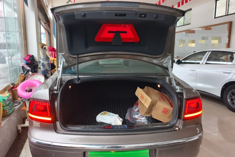 Used Volkswagen Phaeton 2012 3.6L Deluxe Custom Edition
