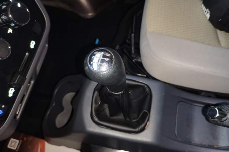 Used Jinbei Hiace X30 2021 1.5L Wealthy Edition Bus China VI Standard SWC15M