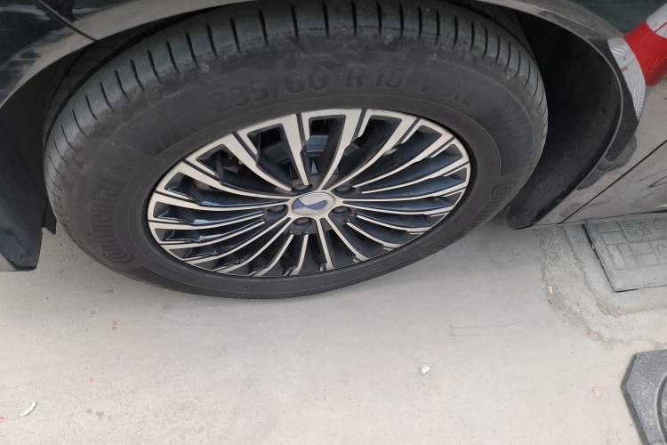 Used Denza D9 2022 DM-i 970 Four-Wheel Drive Flagship Model
