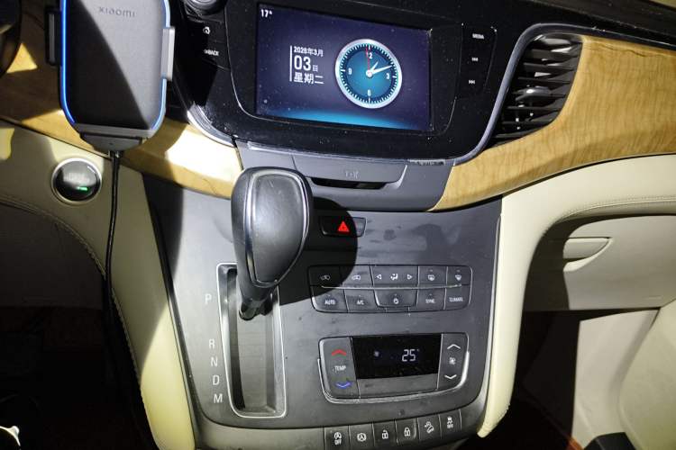 Used Buick GL8 2017 ES 28T Comfort Model China V Standard