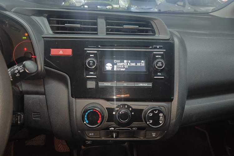 Used Honda Fit 2014 1.5L LX CVT Comfort Model Audio And AC Panel
