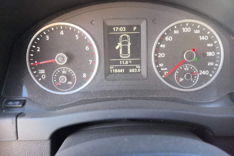 Used Volkswagen Tiguan 2016 300TSI Automatic Two-Wheel Drive Trend Edition Odometer Close Up