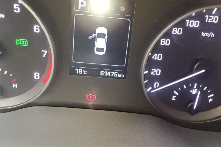 Used Hyundai Elantra (6th Generation / Lingdong) 2016 1.6L Automatic ZhiXuan – Elite Version Odometer Close Up