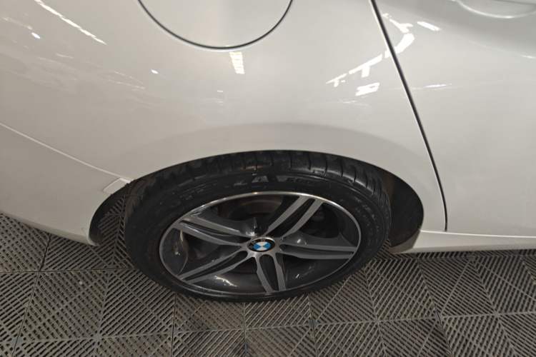 Used BMW 1 Series 2018 118i Sport Design Package Exterior 5