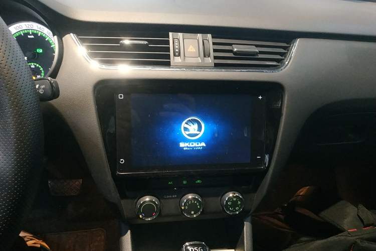 Used Skoda Octavia 2019 TSI230 DSG SmartDrive Luxury Edition China VI
