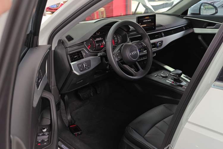 Used Audi A4L 2017 40 TFSI Style Edition
