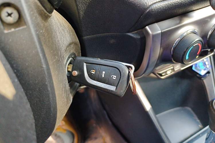 Used Toyota YARiS L Zhi Xuan 2015 1.5E Automatic Charm Edition
