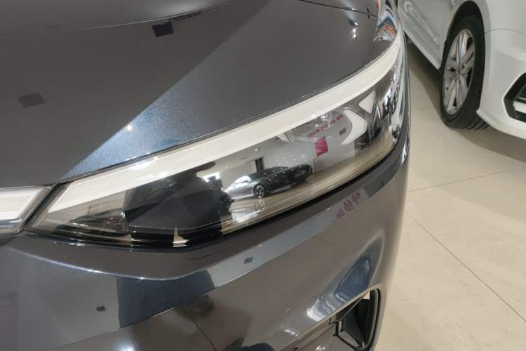 Used Volkswagen ID.7 VIZZION 2024 AIR model Left Front Headlight