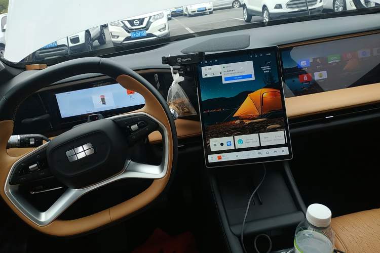 Used Geely Galaxy L7 2023 1.5T 115 km Starship Gear Lever